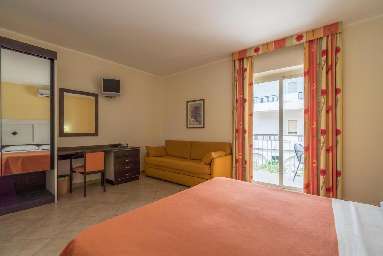 Hotel Orizzonte เลโตยานนี ภายนอก รูปภาพ