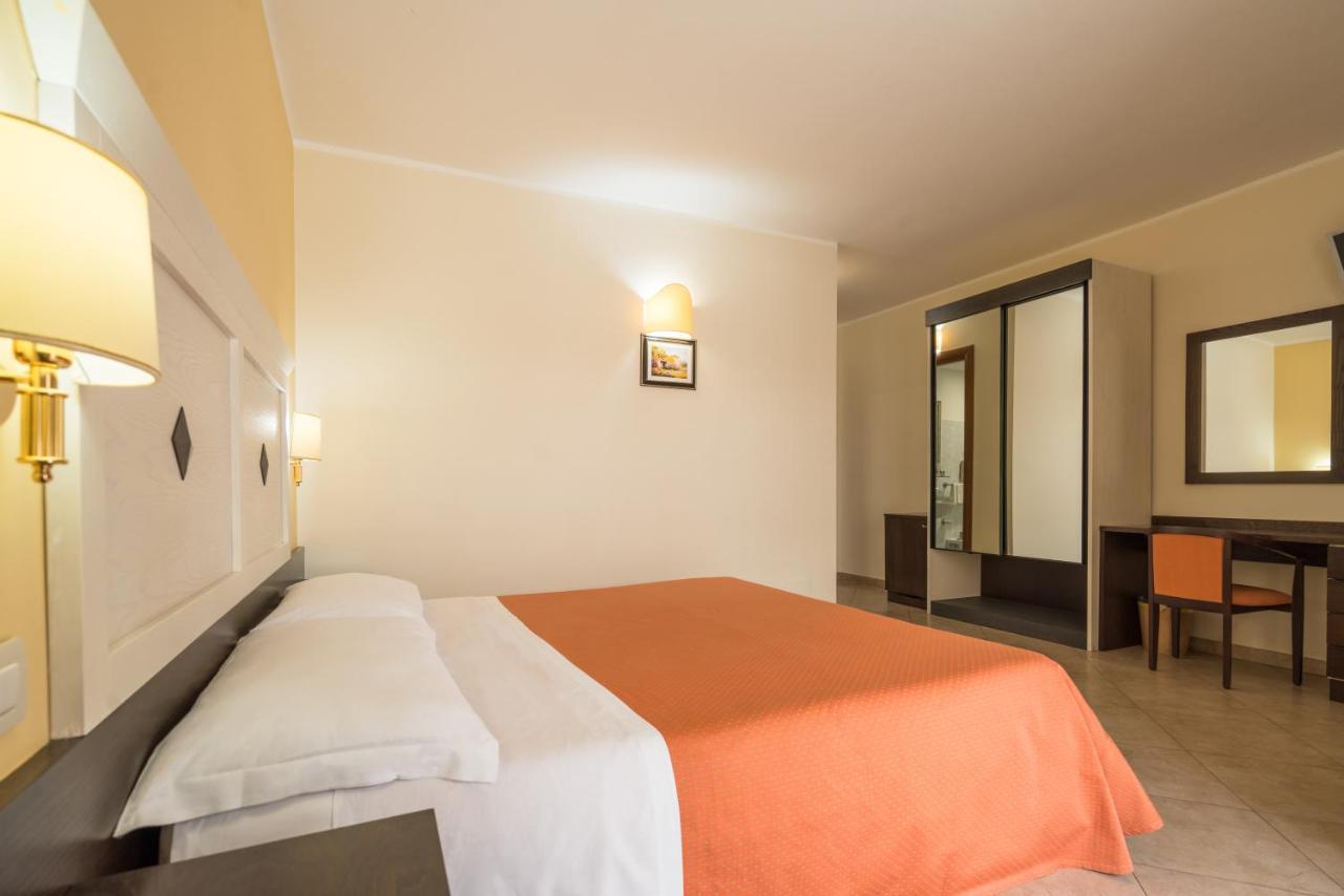 Hotel Orizzonte เลโตยานนี ภายนอก รูปภาพ