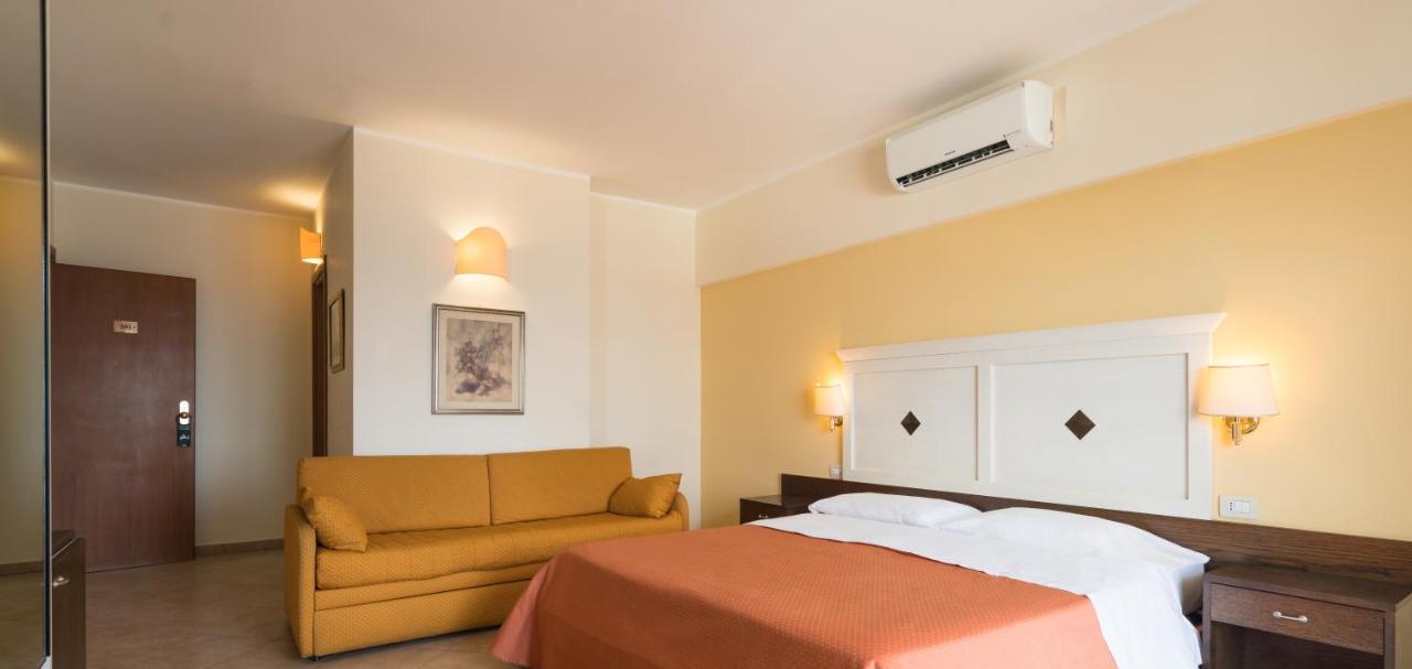 Hotel Orizzonte เลโตยานนี ภายนอก รูปภาพ
