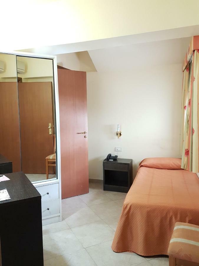 Hotel Orizzonte เลโตยานนี ภายนอก รูปภาพ
